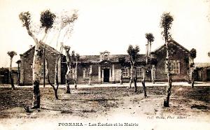 FORNAKA - ECOLES ET MAIRIE